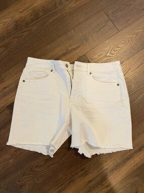 Sonoma White Frayed Hem Denim Shorts